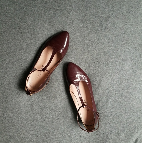 Vero Cuoio Patent Oxblood Flats - Picture 5 of 5